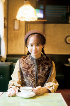 AKB48の強いところって「総監督」が「ビジュアルメン」でもあるところだよな！！【倉野尾成美・なるちゃん】