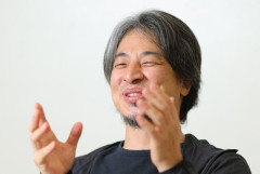 【動画】ひろゆき、独自の経済政策を饒舌に語っていたところ、経済学者に「その議論は、20年古い」と言われお目々パチパチ