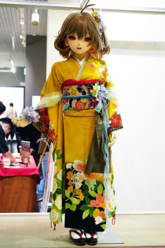 【画像】韓国製覇権ソシャゲ『NIKKE』 、儲かりすぎて300万円で京友禅の着物を作ってしまう