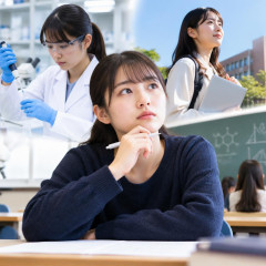 増える大学入試の理系女子枠、「納得感」なお不足 (日経)   |  理系に女子増やしたけりゃ大学入試は数学必須にしろ。