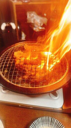 【画像】おうち焼肉、案の定炎上