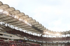 【サッカー】鹿島ホームの柏戦後、一部サポが柏サポの出口付近に集結し一時封鎖…動画あり