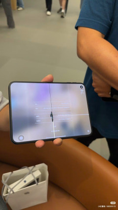 【悲報】iPhone Duo、展示機最短数時間で「ディスプレイ」が故障ｗｗｗｗｗ