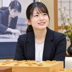 将棋史上初の女性棋士誕生へ 西山朋佳白玲「強い方と戦いたい」   |  藤井さんとやるの