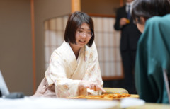 【将棋】女性初のプロ棋士　女子枠により誕生