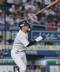 “ナカムラ”姓の野手で打線組んだwww