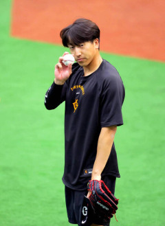 阪神ファンの巨人大勢投手、松井ミュージアムの常連だった