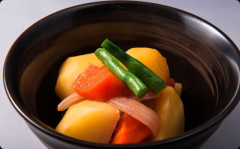 料理中に醤油切らしてたのに気づいて麺つゆで代用したら、その一度切りだったのに彼氏が「お前の料理は麺つゆ味」と事あるごとに言い出して…