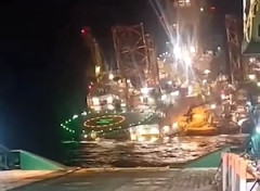【動画】マユンバ沖で巨大な石油掘削リグが沈没してしまう大事故。