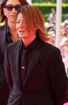 【悲報】GLAY・TERU、デビュー前の暗黒時代「お金がなくなって電話の権利を売っちゃって」井桁弘恵は電話の権利を知らずきょとん