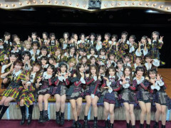 【動画】AKB48最前列管理おじさん、インドネシアでも同じ事をしようとして現地民にボコボコにされるwwwww