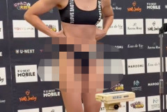 女子格闘家、計量でおま■こが見えそうな水着で計量クリアwww