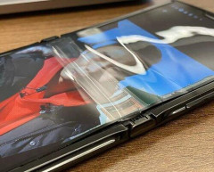 【動画】iPhoneDuoさん、75001回目の開閉で折り目ついてしまう
