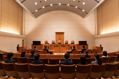 【フェミの反応は】最高裁判所、これまで夜間業務は「男性限定」としていたことが判明 廃止して女性職員も対象に「私女なんですけど？」
