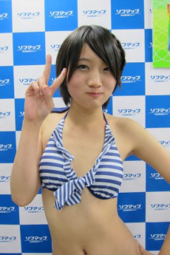 【画像】ぺったんこなのにビキニ着ちゃう女の子ｗｗｗｗｗｗｗｗｗｗｗｗ