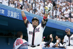 12球団最後の3割30本100打点達成者www
