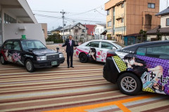 【画像】タクシー、とんでもないアニメの痛車を作ってしまうｗｗｗｗｗ