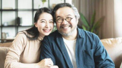 【悲報】Xで女子大生が次々におじさまと結婚したいとポストしてると話題に