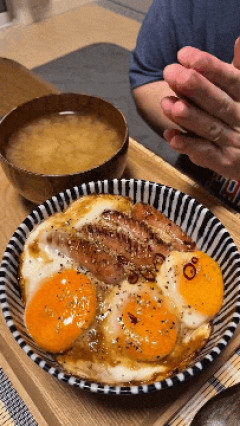 韓国人「日本人が考案した最高に美味しい料理がこちらです」→「これは中毒に成る‥(ﾌﾞﾙﾌﾞﾙ」