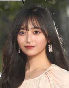 井上和さん、前髪が下ろされてるとガチで可愛すぎる件