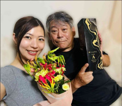 俳優・おかやまはじめ、結婚を報告 62歳でゴールイン「年の差婚ではありますが」お相手は演出助手の杜菜摘