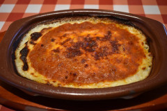 私の中で「ドリア」は、ご飯に何らかのとろみのあるソースをかけて焼く料理だよね？