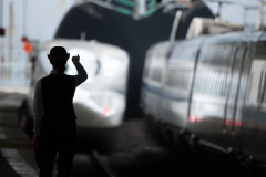 【悲報】カズレーザーさん、東京→仙台の所要時間に『脳』がバグってしまう・・・