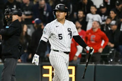【悲報】村上宗隆を「サムライ」と呼んだ実況、差別的発言でクビになる