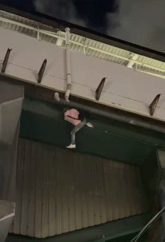 【衝撃映像】新今宮でスパイダーマン、見つかる・・・