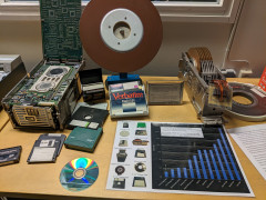 最先端AIのために富士フイルムが100億円を投じる、増産するのは半導体でもSSDでもない昭和からの生き残りで・・・