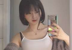 【画像】ベトナムのスレンダー美人、過激すぎる自撮りをアップwwww