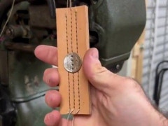 25セント硬貨を革ごと縫い付けてしまう年季の入ったミシン「その針、何でできてるんだ」【海外の反応】