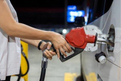 【悲報】カズレーザー、「ガソリンスタンドの入り方知らない」給油で困惑「教習所でなんで教えないんだろう？」★2