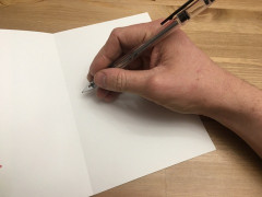 我が家では結婚記念日に手紙を交換するのが恒例。俺は変わらないが、嫁は数年前からLINEの返信になった…