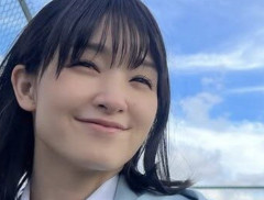 【画像】剛力彩芽(34)、女子高生役が全然ヌける