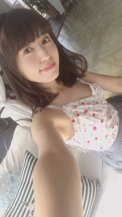 【画像】声優・逢田梨香子さんの腋とお胸のはじまりが見えてる叡智な自撮り！【ラブライブ！サンシャイン!!】