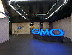 GMO熊谷社長、ハッカーに屈しないための笑顔がまさかの火種に！！！ 被害者に頭を下げても、あの一枚だけは・・・