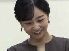 【悲報】佳子様(31)「ﾊｧ...とってもおっきぃですね///(うっとり)」