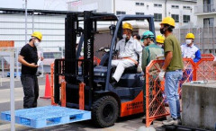 【驚愕】フォークリフトの教習、自衛隊の訓練よりもきつかったことが判明！