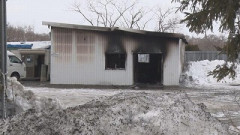 【悲報】モスク放火の愛国者「赤い羽根に募金したから情状酌量してええええ！！！」と裁判官に泣きつくｗｗｗｗ