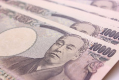 上司に貸した金で職場の人間関係が悪化し、さらに他人から借りたことを黙っていてくれと頼まれた…