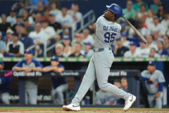 ドジャースのデパウラとレッズのデラクルーズの1対1トレードへ動き出す