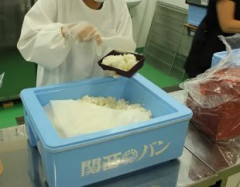 昭和生まれさん、教室まで自分で給食を運んでいたｗｗｗｗ