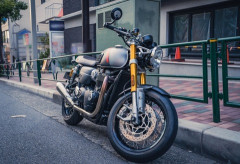 バイク教官「ほ～いまずはこのバイク（150kg）起こしてみて～w」