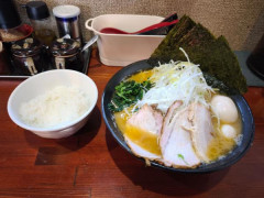 【画像】家系ラーメン食べてきたったｗｗｗｗｗｗｗｗｗｗｗｗｗｗ