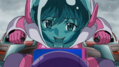 【画像あり】ガンダム00のネーナさん、ELS襲来直後の西暦世界で乗機と写った画像がネットに流出するも民間人虐殺の件で恨まれるどころか一躍ネットアイドルの様な扱いを受けてしまう