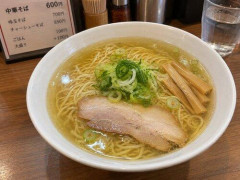 【画像】こういうシンプルラーメン（600円）ってお前ら的にはどういう評価？ｗｗｗｗｗｗｗｗｗｗ